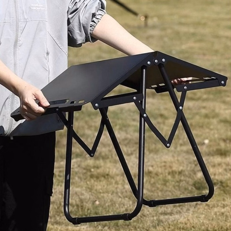 Foldable And Combinable Tactical Table