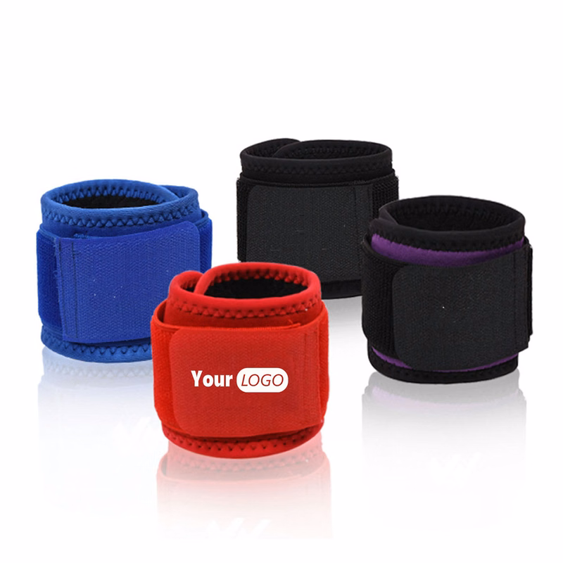 Adjustable sports wristband