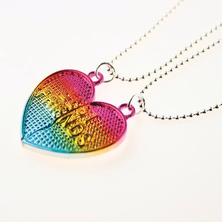 Heart Shaped Magnetic Necklace For BBF and Lovers