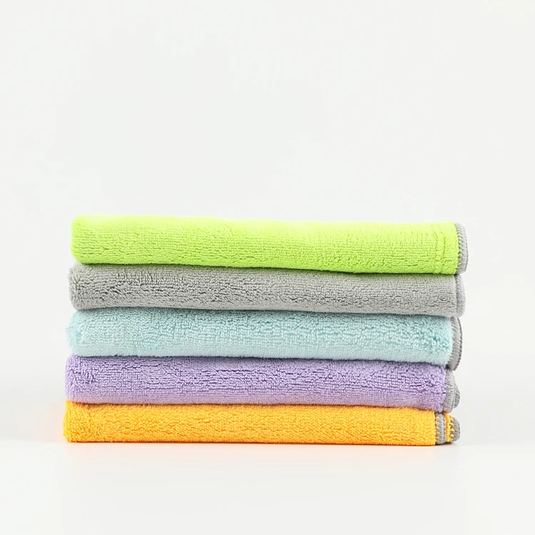 Microfiber towel 15 7/10'' L x 11 4/5'' W 1