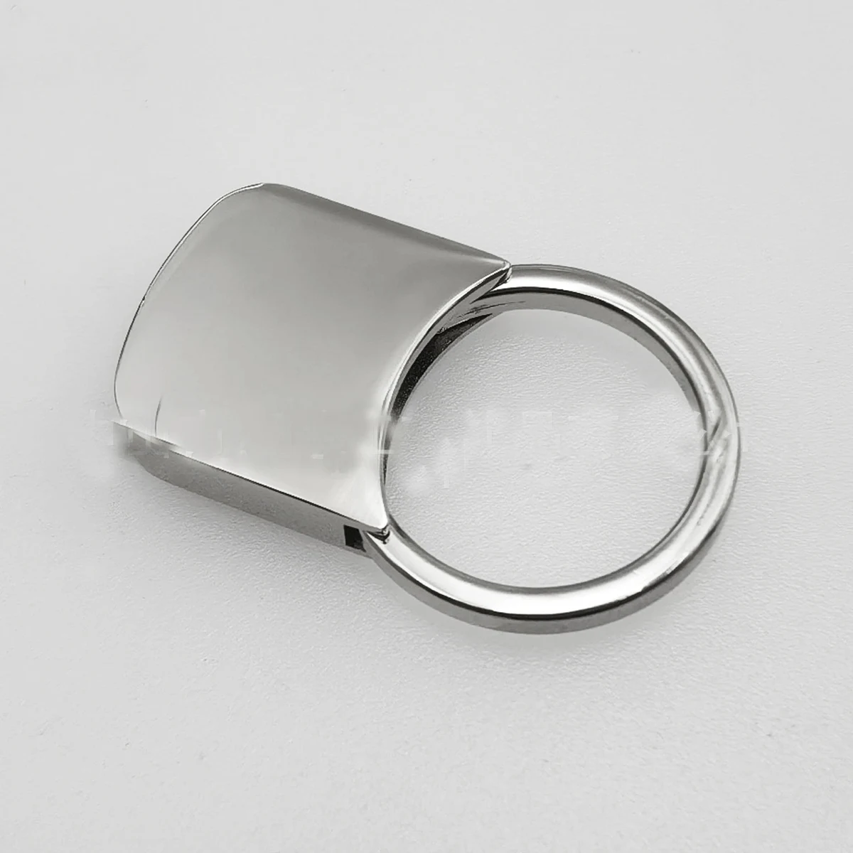 Silver Twist Lock Key Holder 1