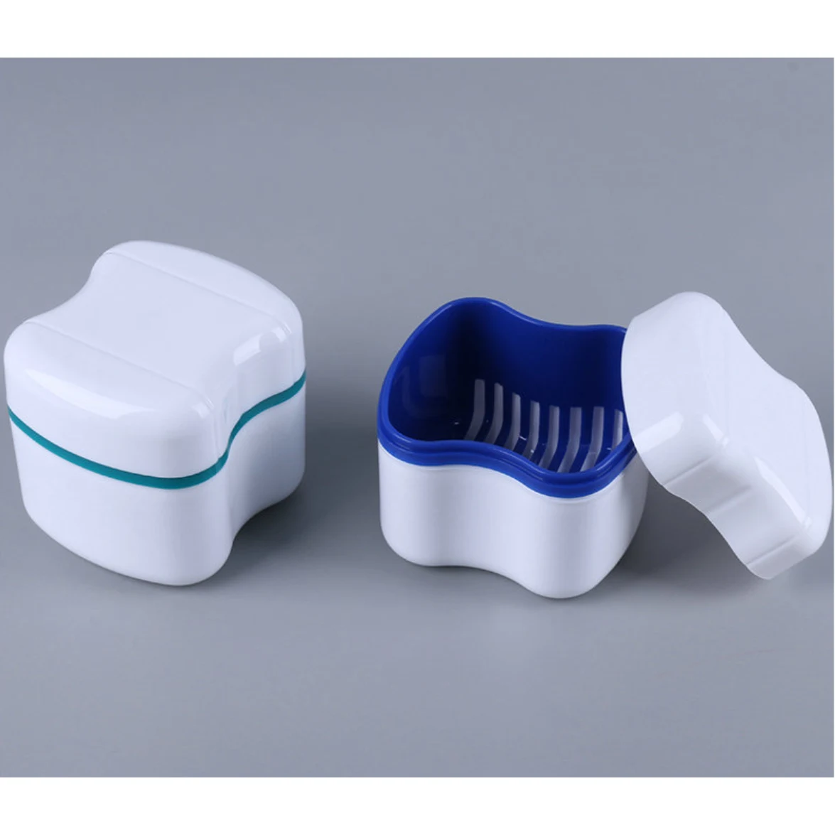 Denture Cup with Strainer 1