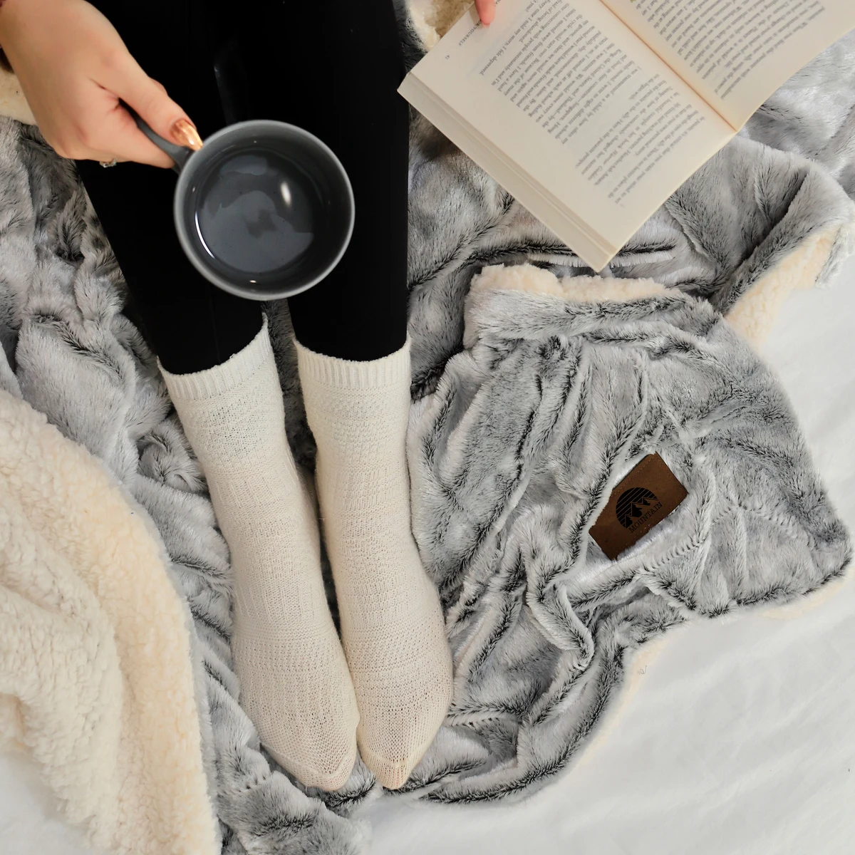 LUXFUR BLANKET 1