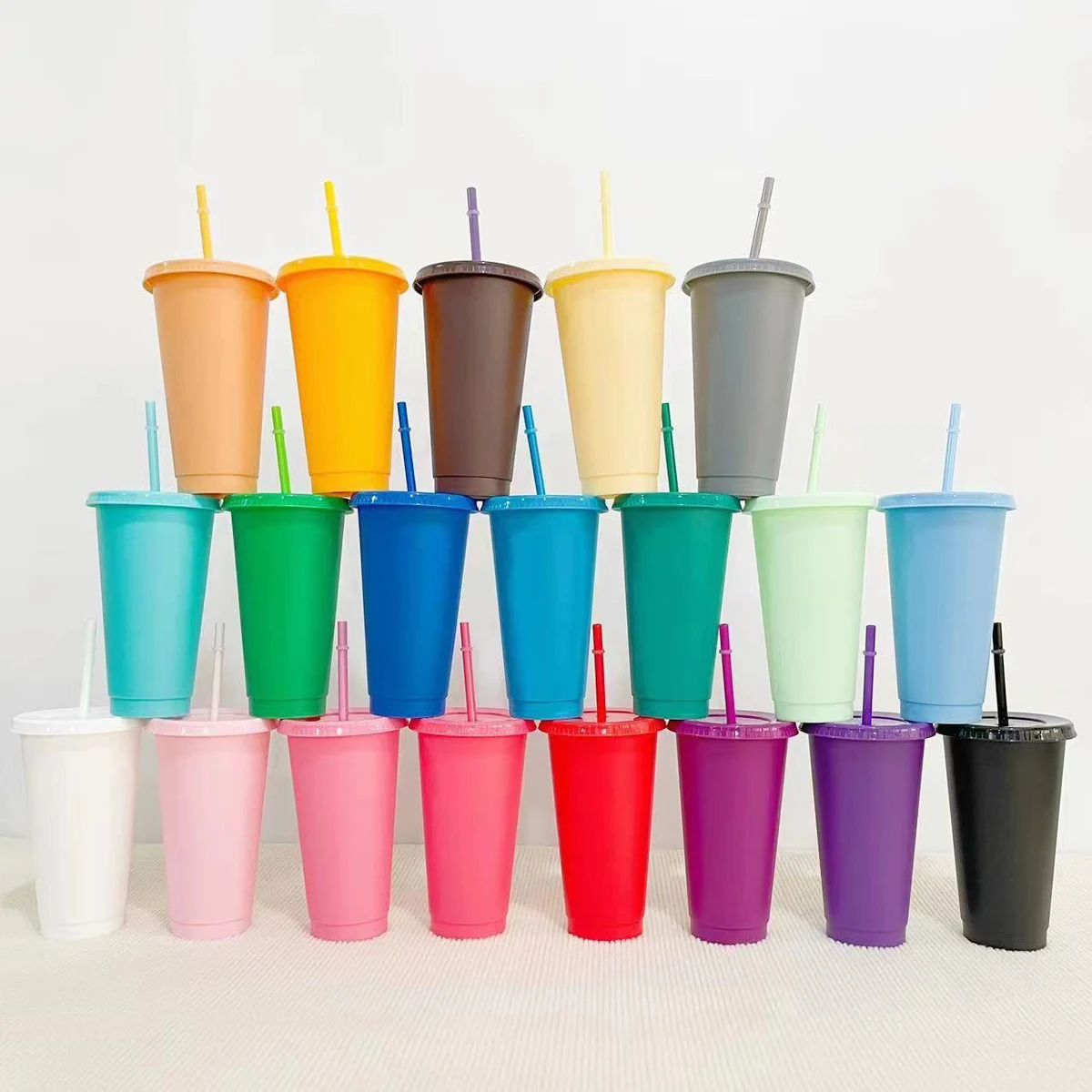 Large capacity environmentally friendly plastic straw cup 1