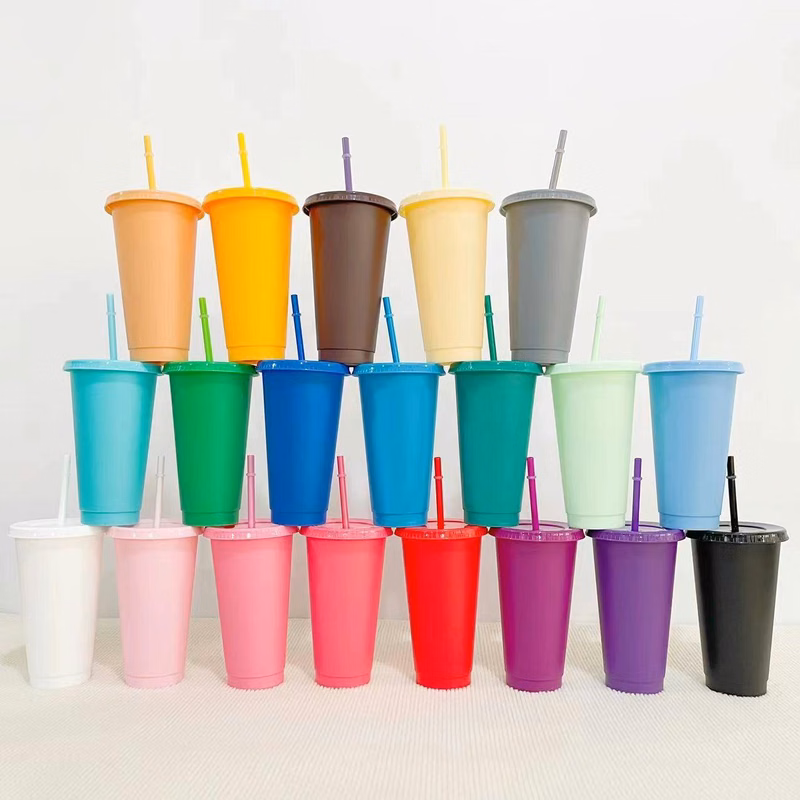 Large capacity environmentally friendly plastic straw cup