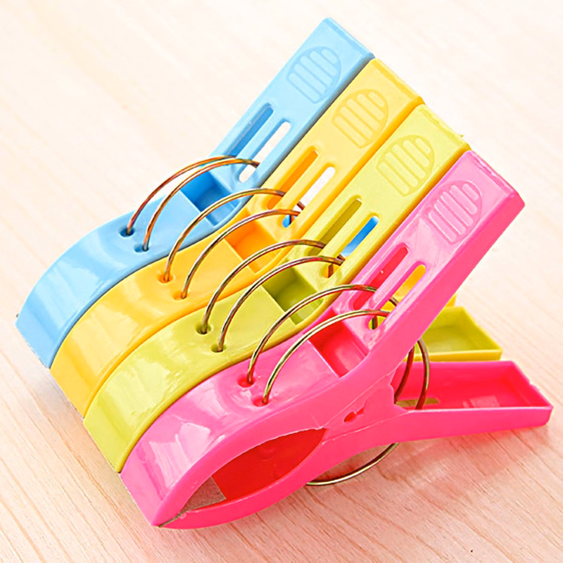 4 Pack Windproof Beach Towels and blanket Clips