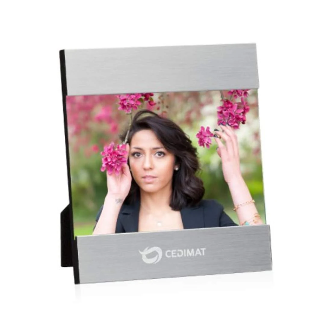Olivia Picture frame 1