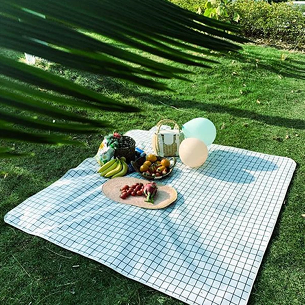 Waterproof And Moisture-Proof Grid Blanket Picnic Cloth 1