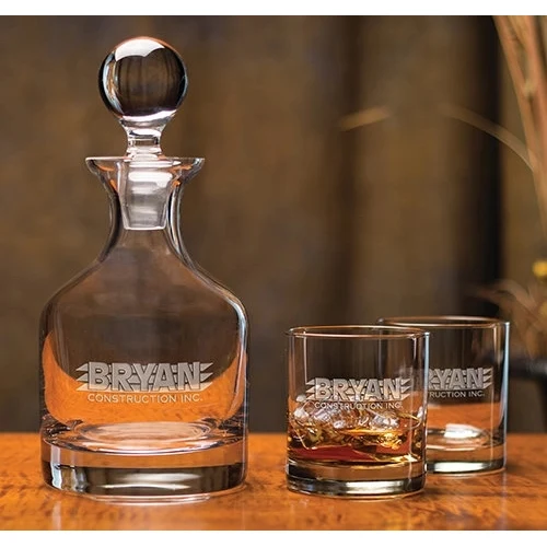 Classic Whiskey Decanter Set, 3-Piece 1