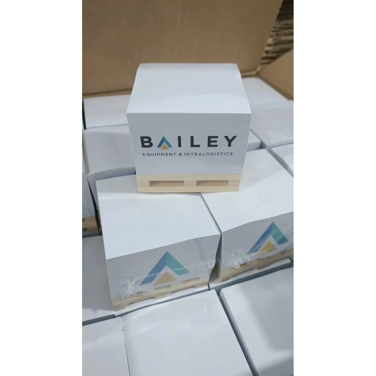 Sticky Note Cubes on Pallets 1