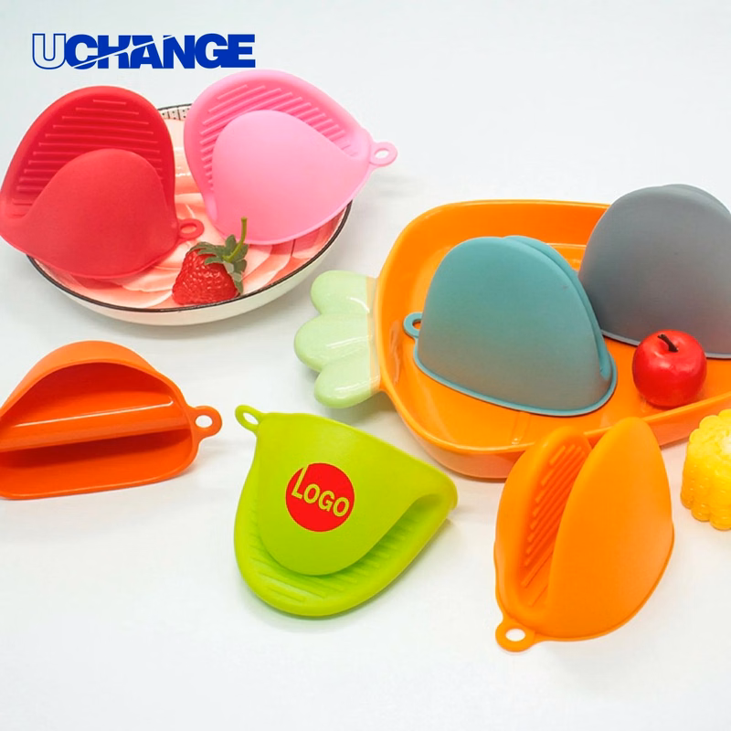 Silicone Oven Mitt Clips for Safe Cookware Handling