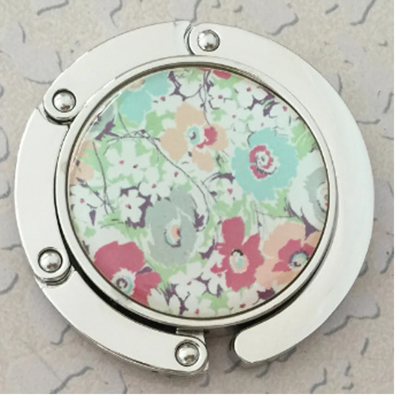 Magnetic Purse Hanger 1