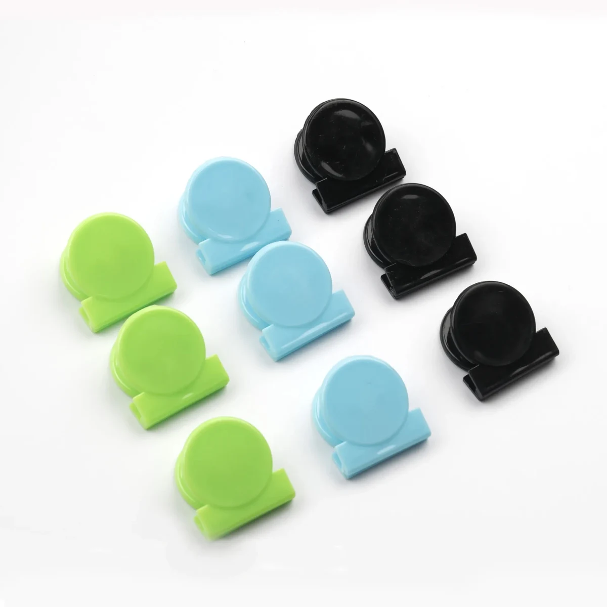 PLASTIC CLIPS 1