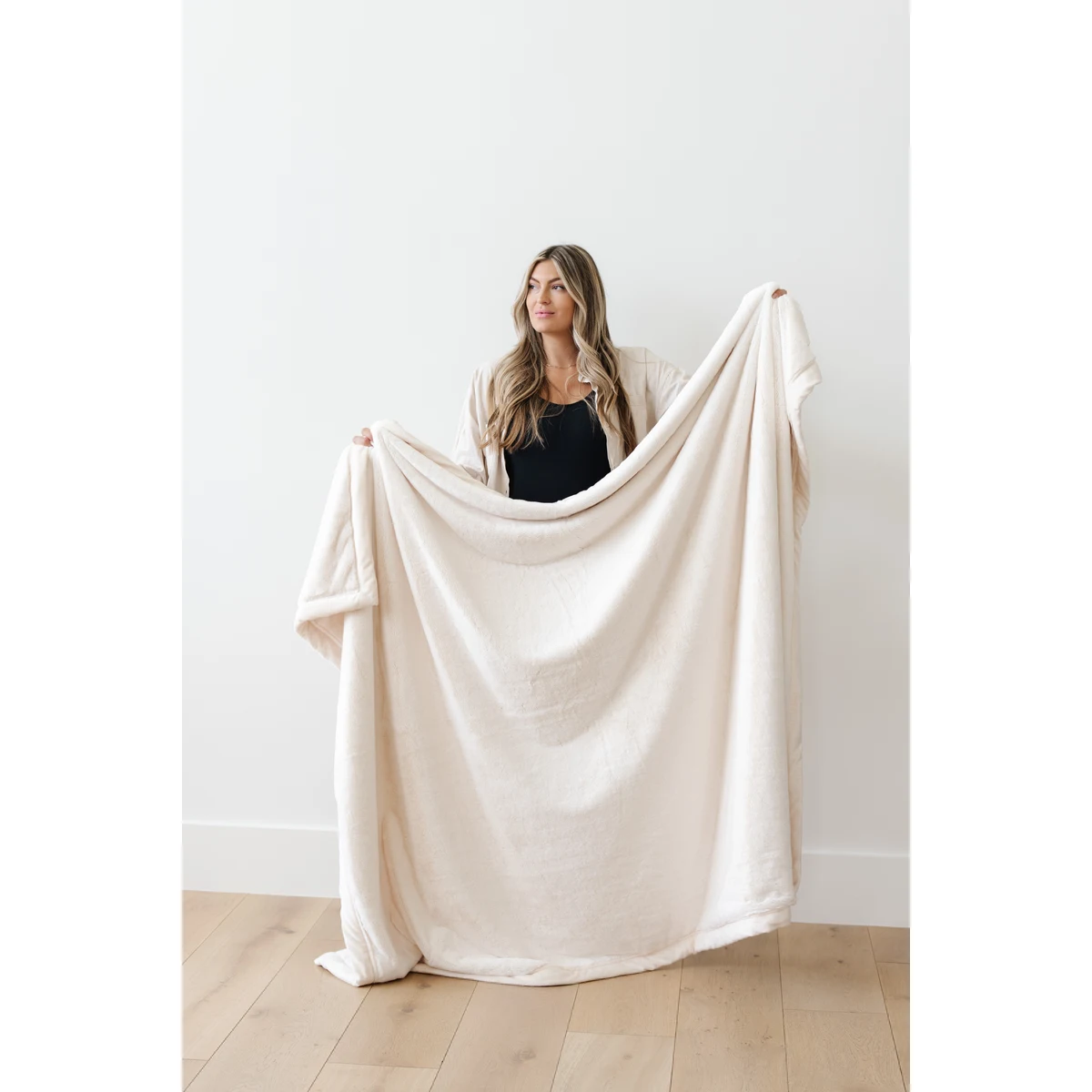 Lush Natural-XL Luxury Blanket (60x80) 1