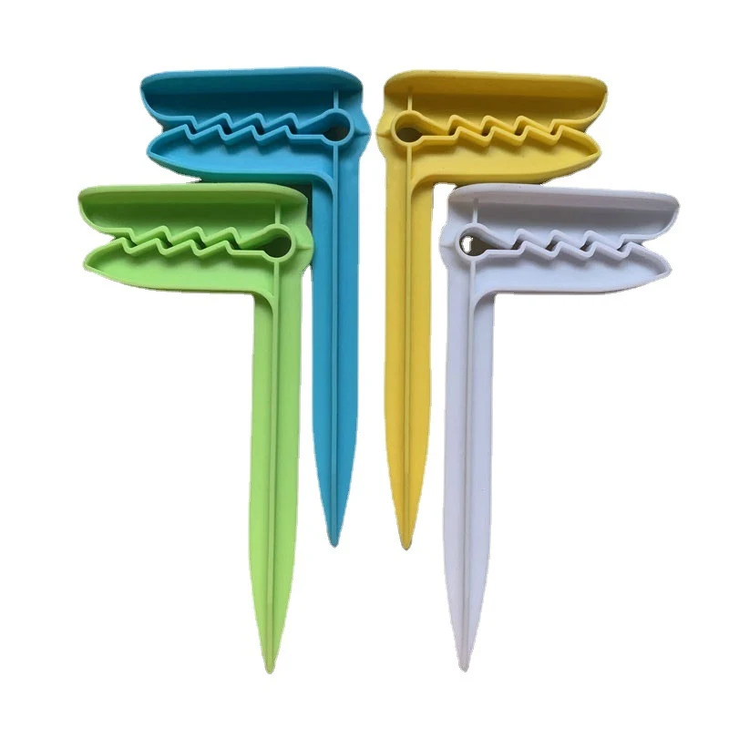 Beach Towel Anchor Stakes Clip 1