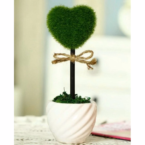 Artificial heart shape plant