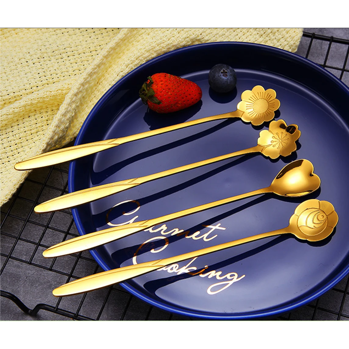 Stainless steel creative flower spoon 1
