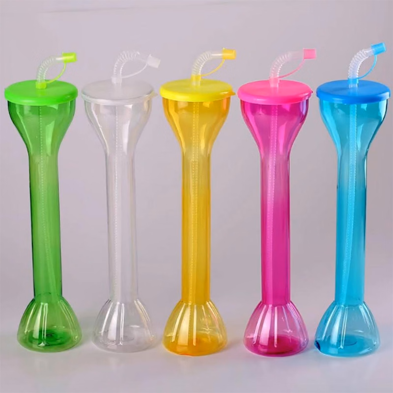 18 Oz Plastic Yard Cup with Lid and Straw
