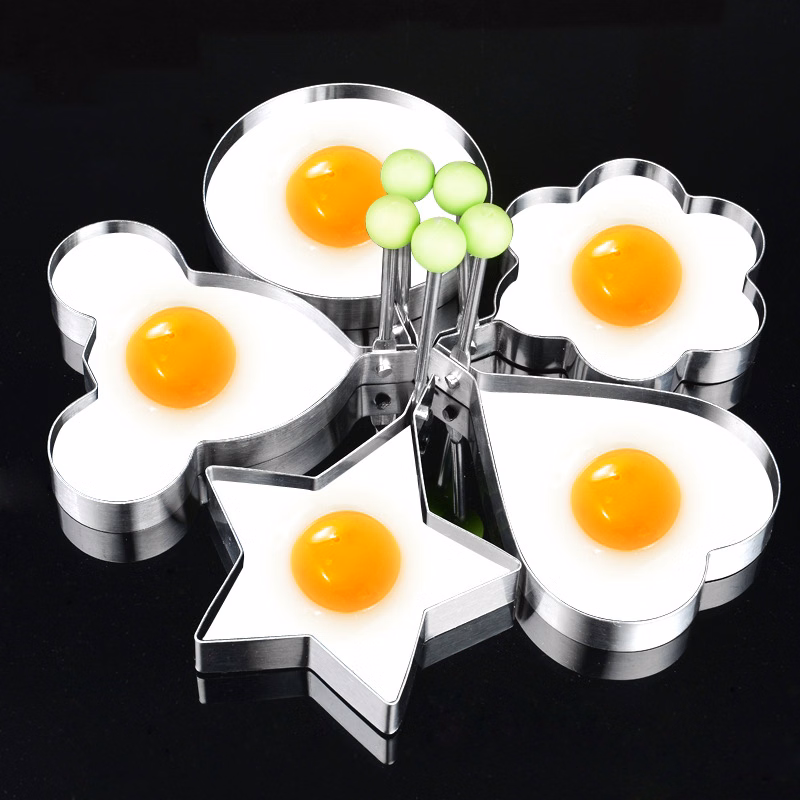 Stainless steel omelette mold
