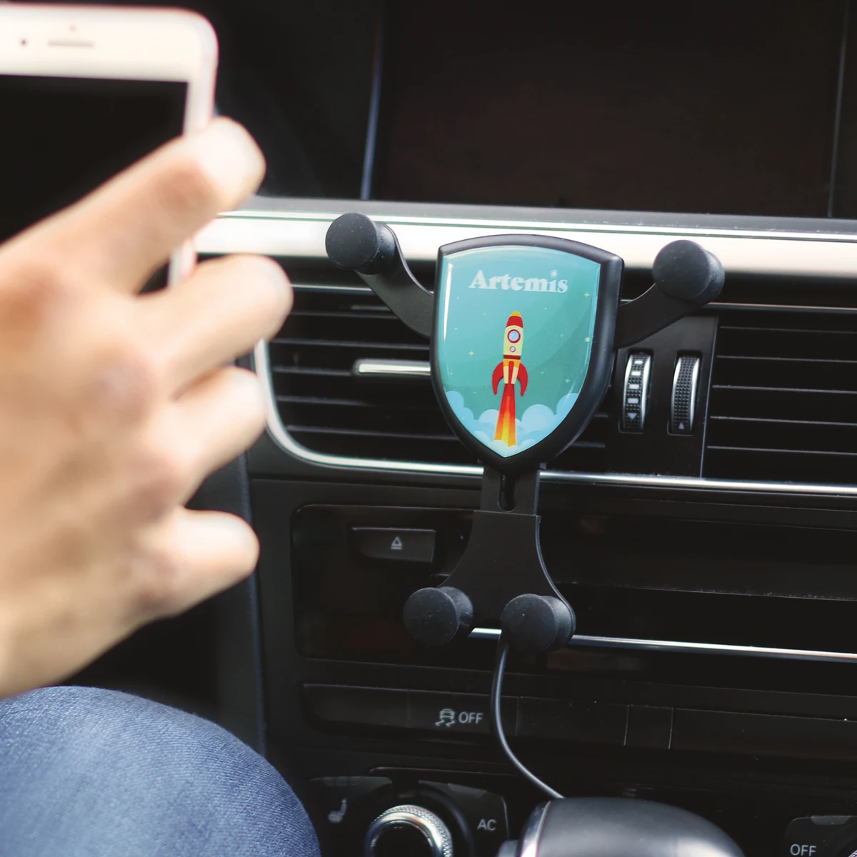 Gravitis™ Wireless Car Charger 1