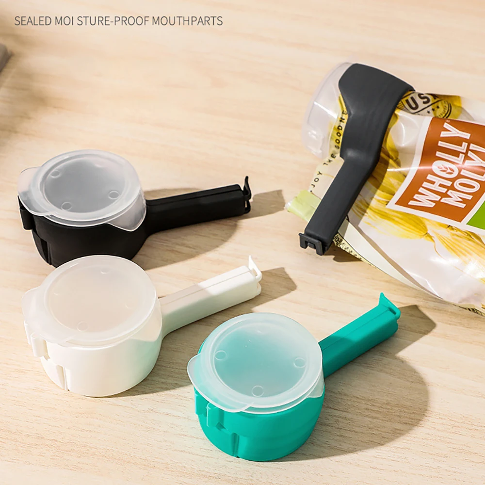 Sealing clip with cover for easy access 1
