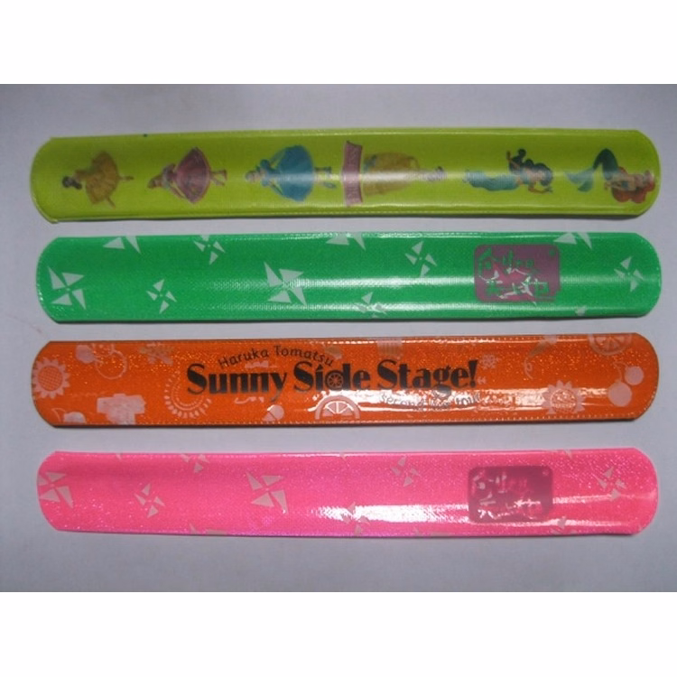 Reflected slap bracelets