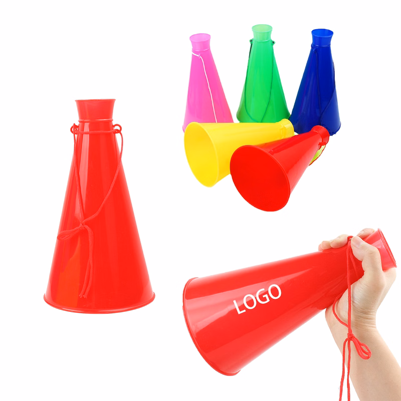Amplifying toy horn