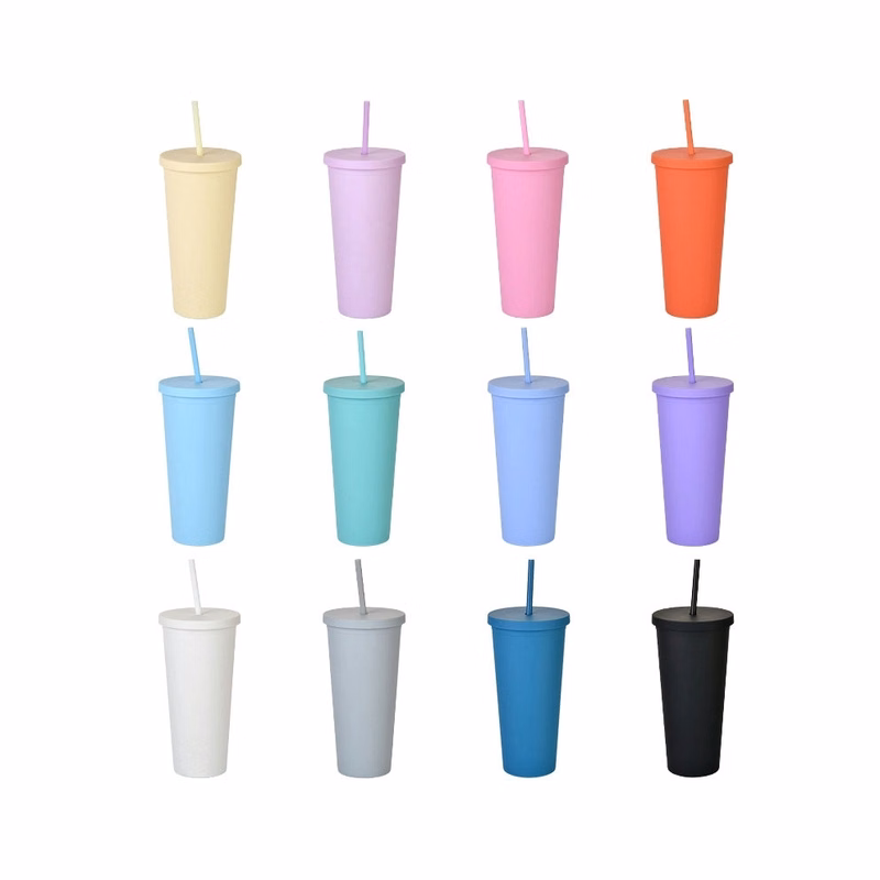 Plastic Water Cup with Lids and Straws