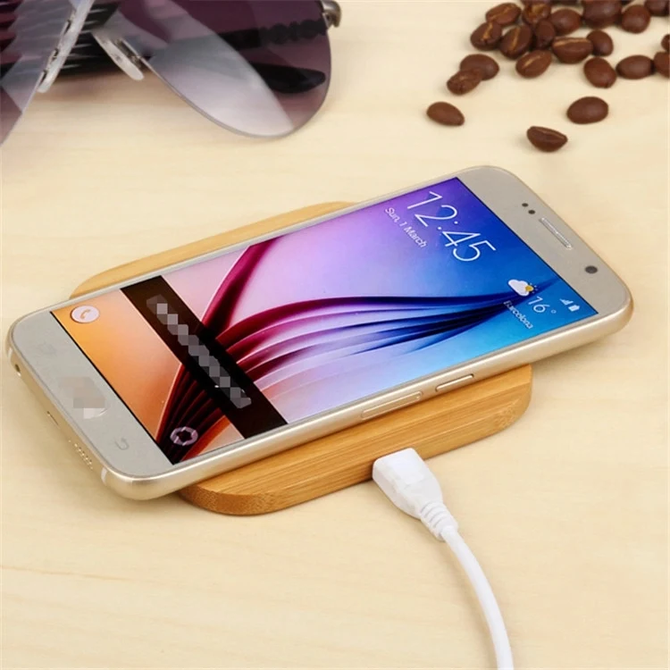 Bamboo Magnetic Wireless Charger 1
