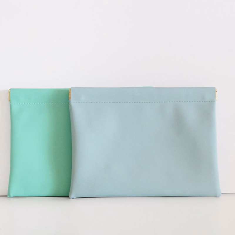 Automatic Closing Storage Bag