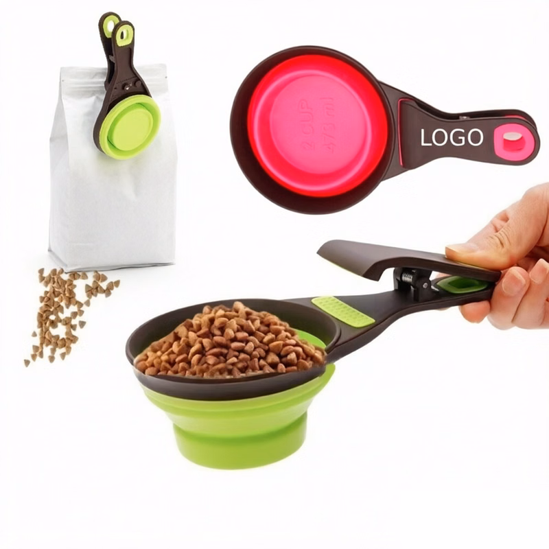 Collapsible Pet Food Scoop With Integrated Bag Clip