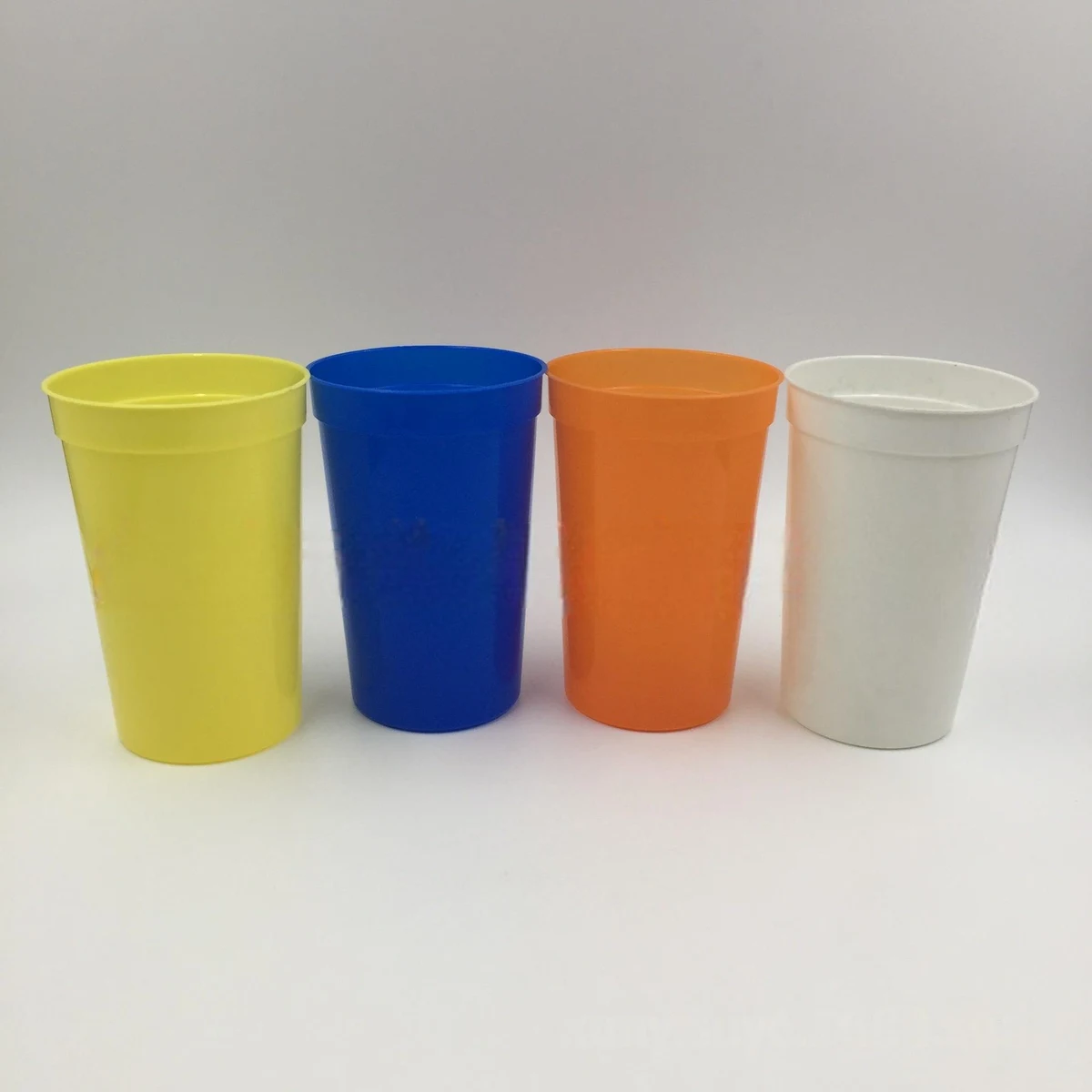 32OZ STADIUM CUPS 1