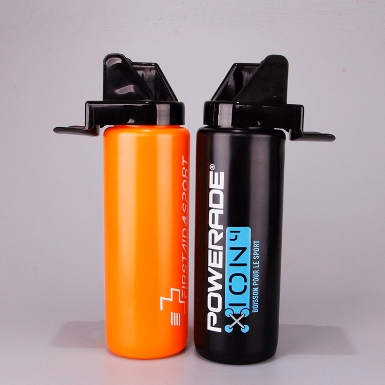 Sports Water Bottle with Squeezing Spray Design