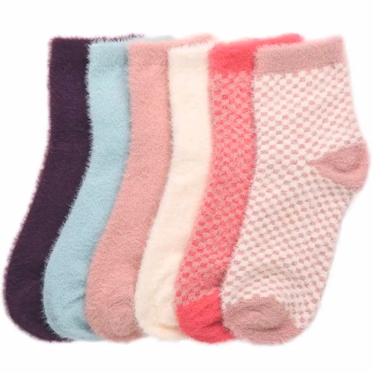 Women's Fuzzy Socks Assorted 09-11