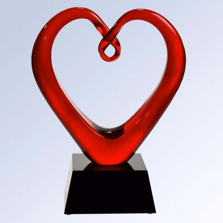 THE RED WHOLE HEART ART GLASS W/BLACK BASE