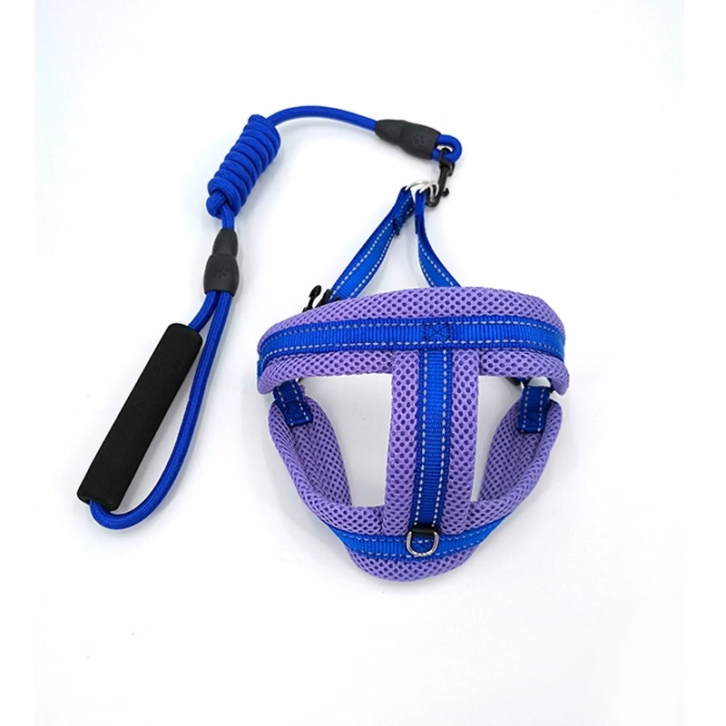 Adjustable breathable pet leash
