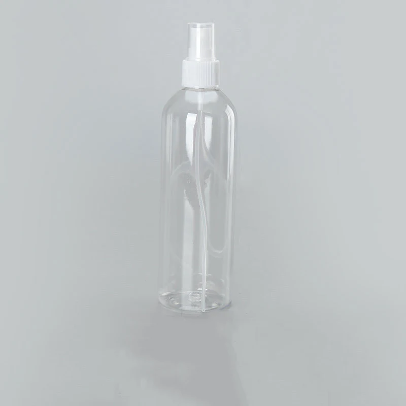 Clear Plastic Spray Bottle 1