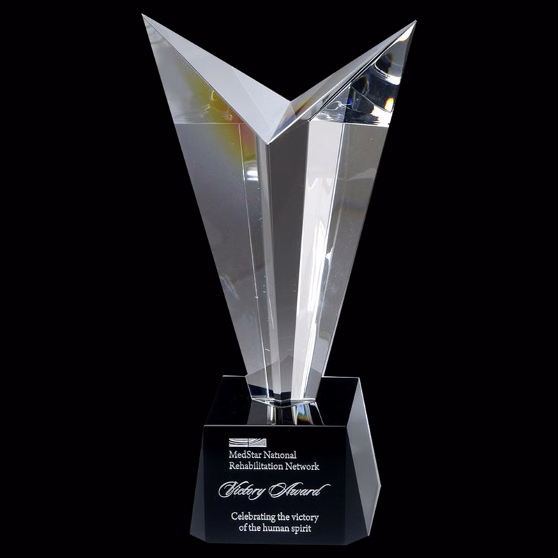 VICTORY TOP CRYSTAL AWARD - MEDIUM