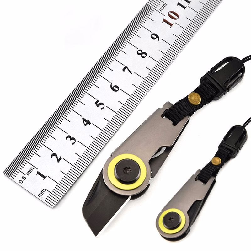 Foldable Knife w/ Lanyard