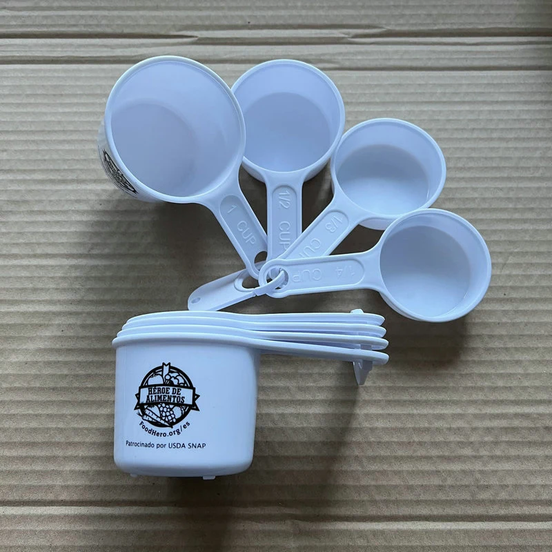 4-Piece Plastic Measuring Cup Set 1