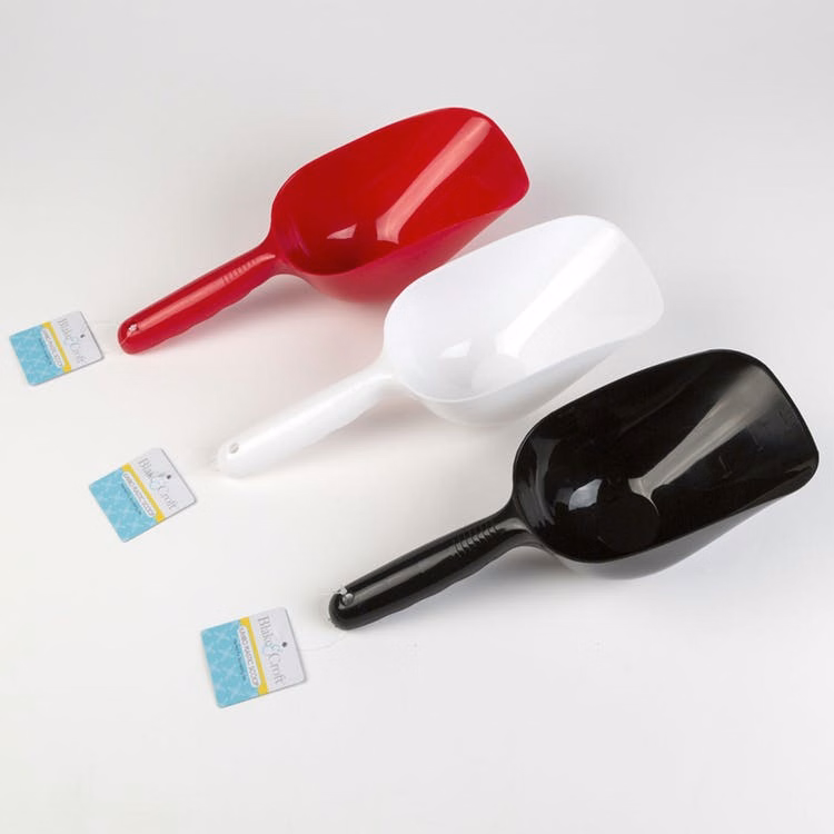 Plastic Scoops - White/Red/Black 12"