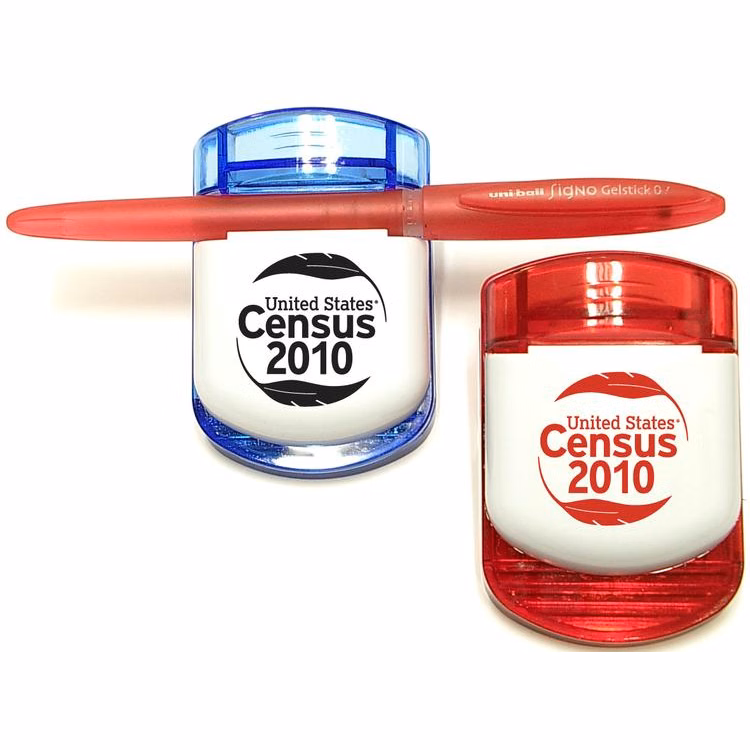 Jumbo size magnetic memo clip with pen holder