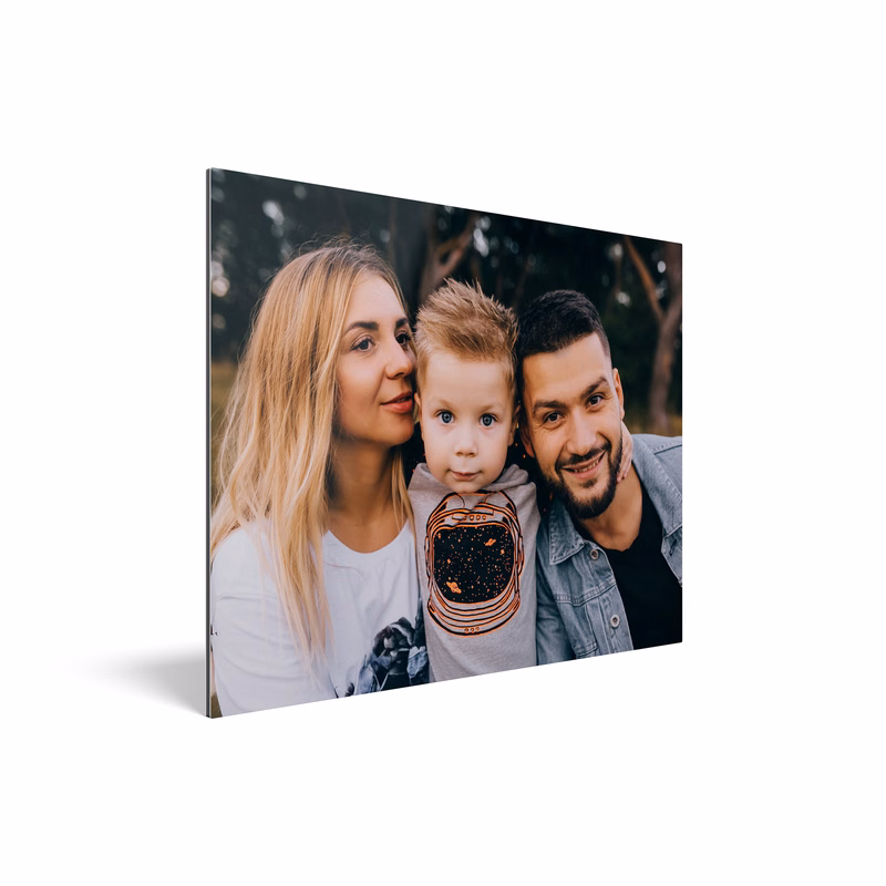 Personalized Metal Prints – Vibrant Direct-to-Metal Wall Décor for Corporate & Events