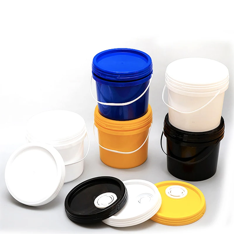 5 Litre Plastic Bucket with Lid 1