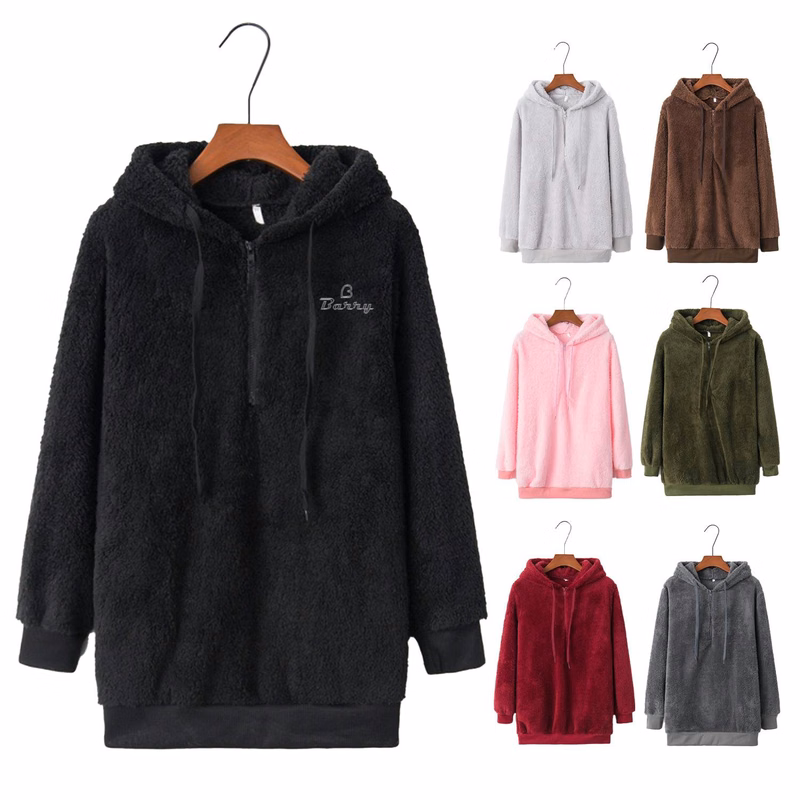 Women's oversized fleece sweatshirt with pockets