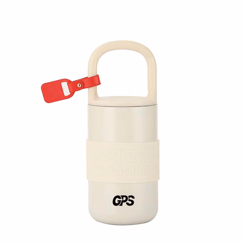 316 stainless steel thermos cup, stylish and good-looking, easy to carry when going out.
