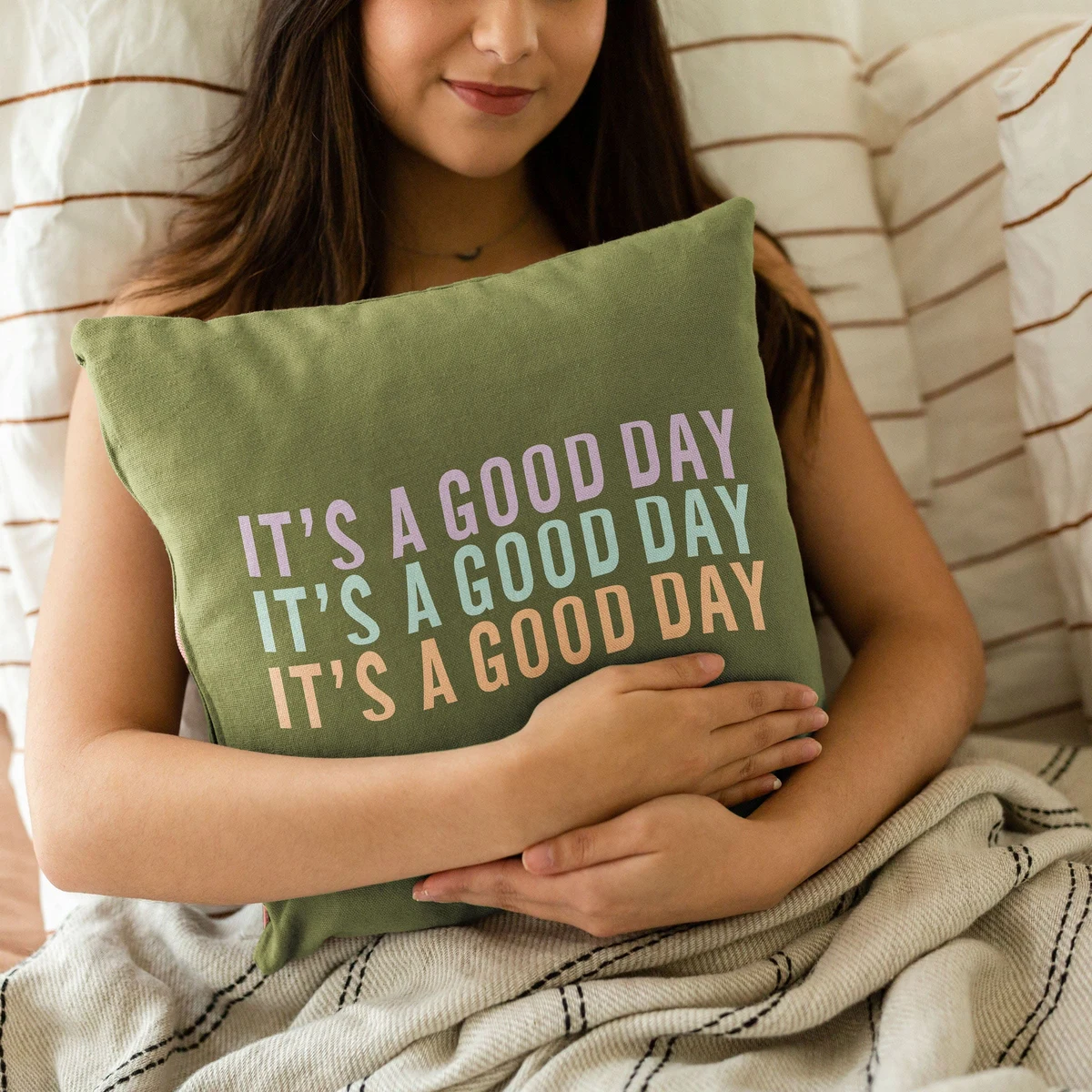 CUDDLEBUG - MEDIUM - COLORED CANVAS 1